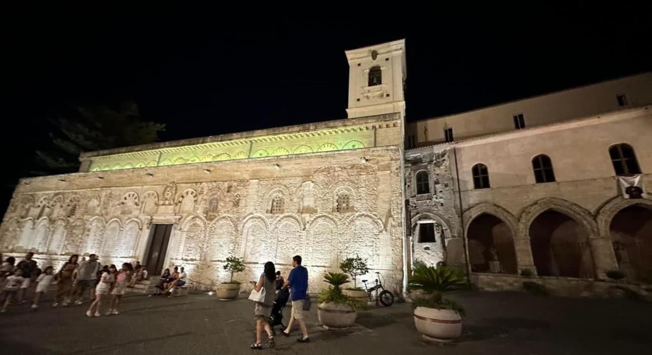 Palazzo Tranfo Al Duomo Accommodation Tropea Exteriör bild