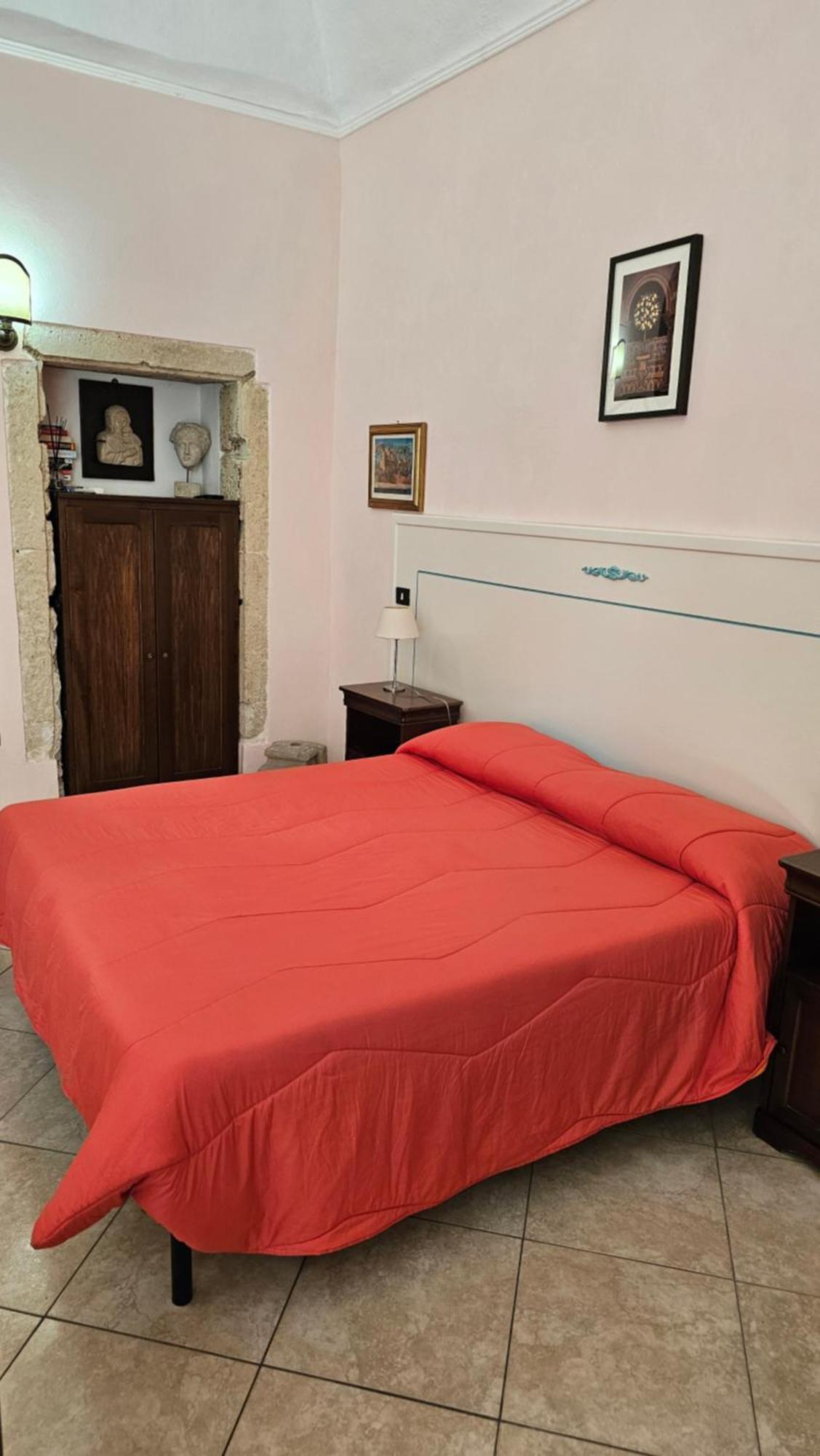 Palazzo Tranfo Al Duomo Accommodation Tropea Rum bild