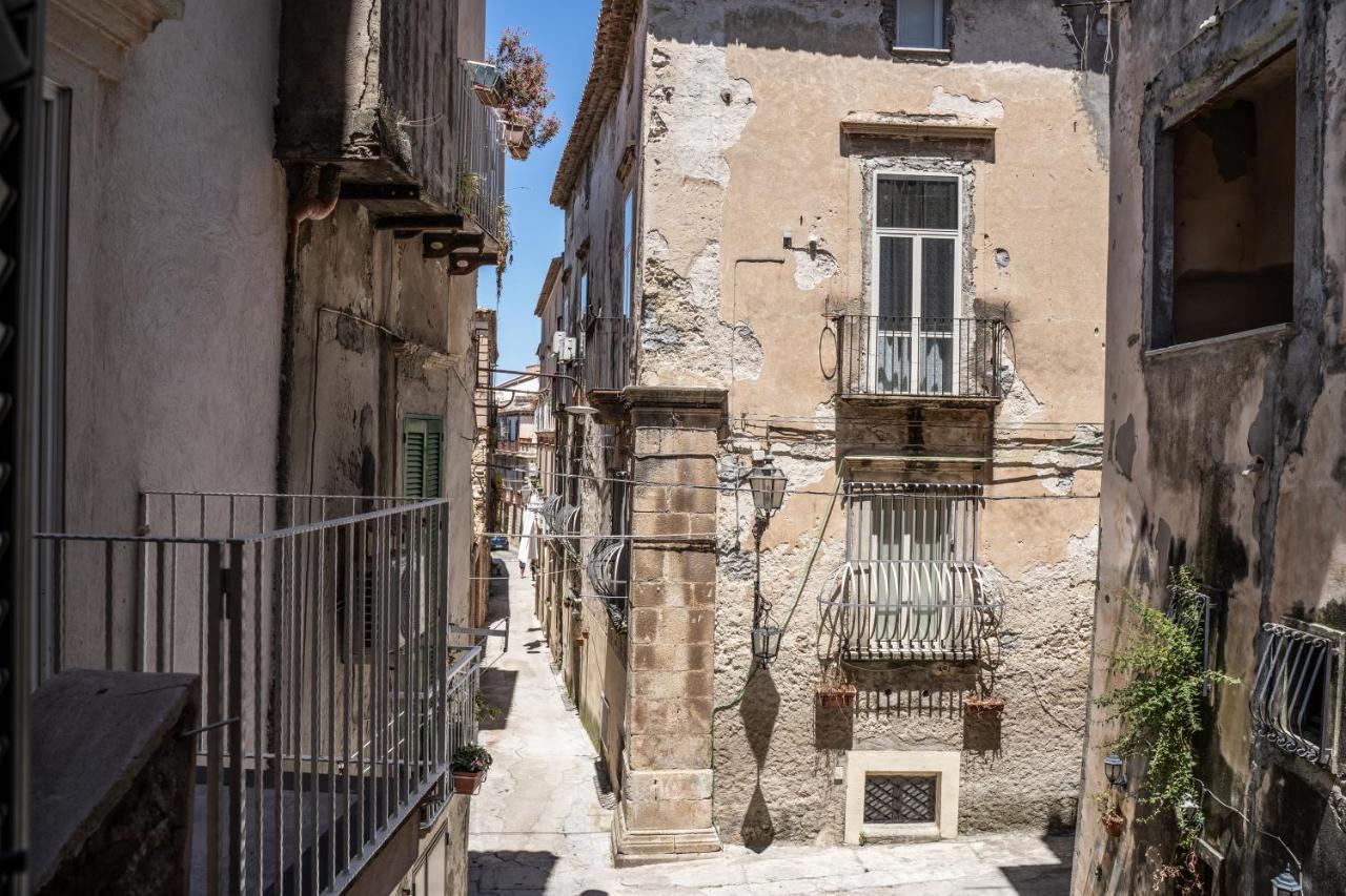 Palazzo Tranfo Al Duomo Accommodation Tropea Exteriör bild